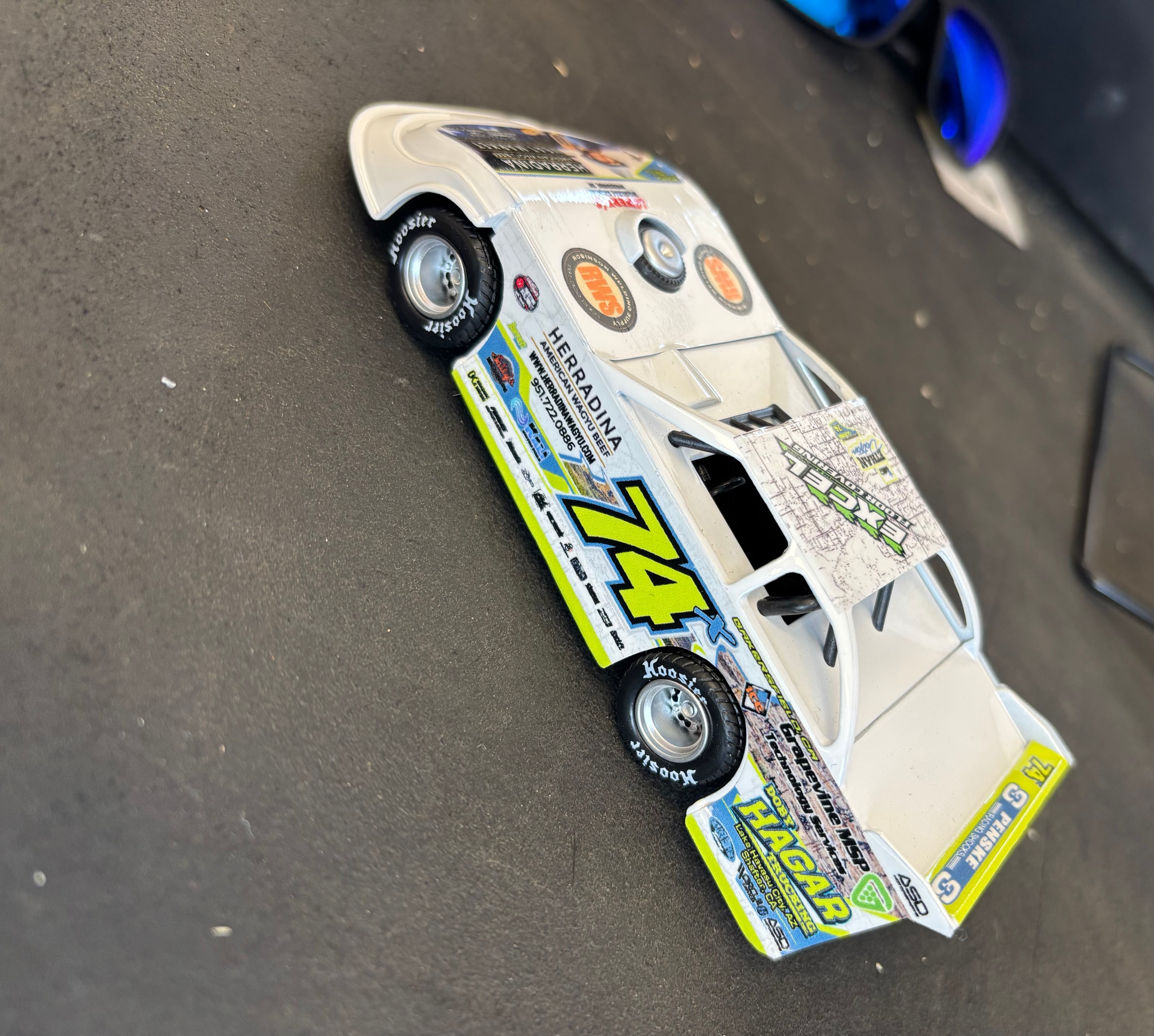 World 100 Pull Back Car
