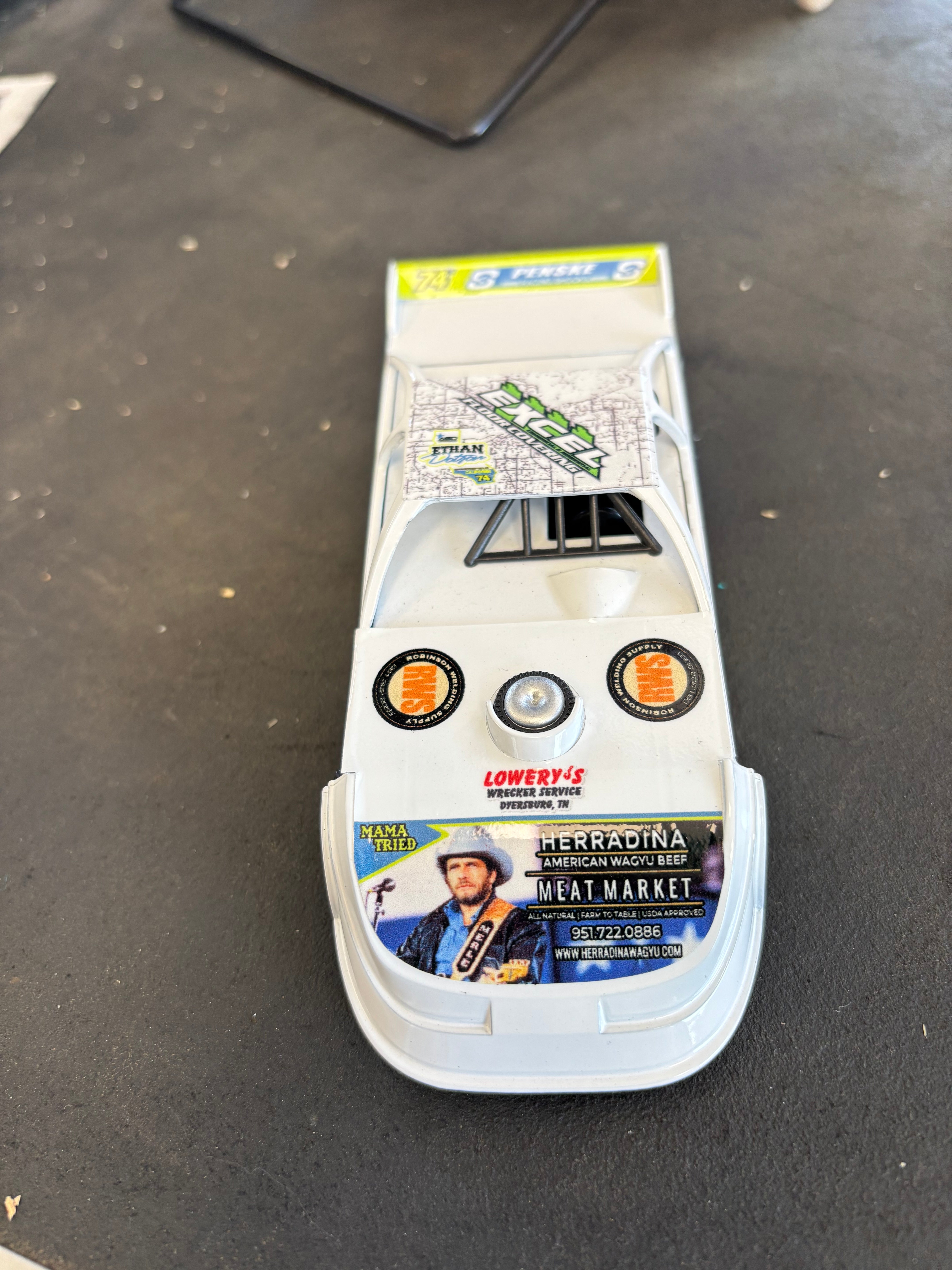 World 100 Pull Back Car